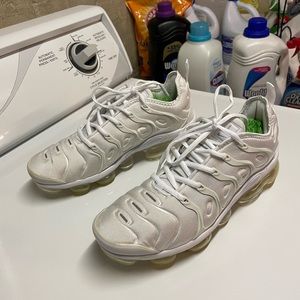 Nike vapormax plus white